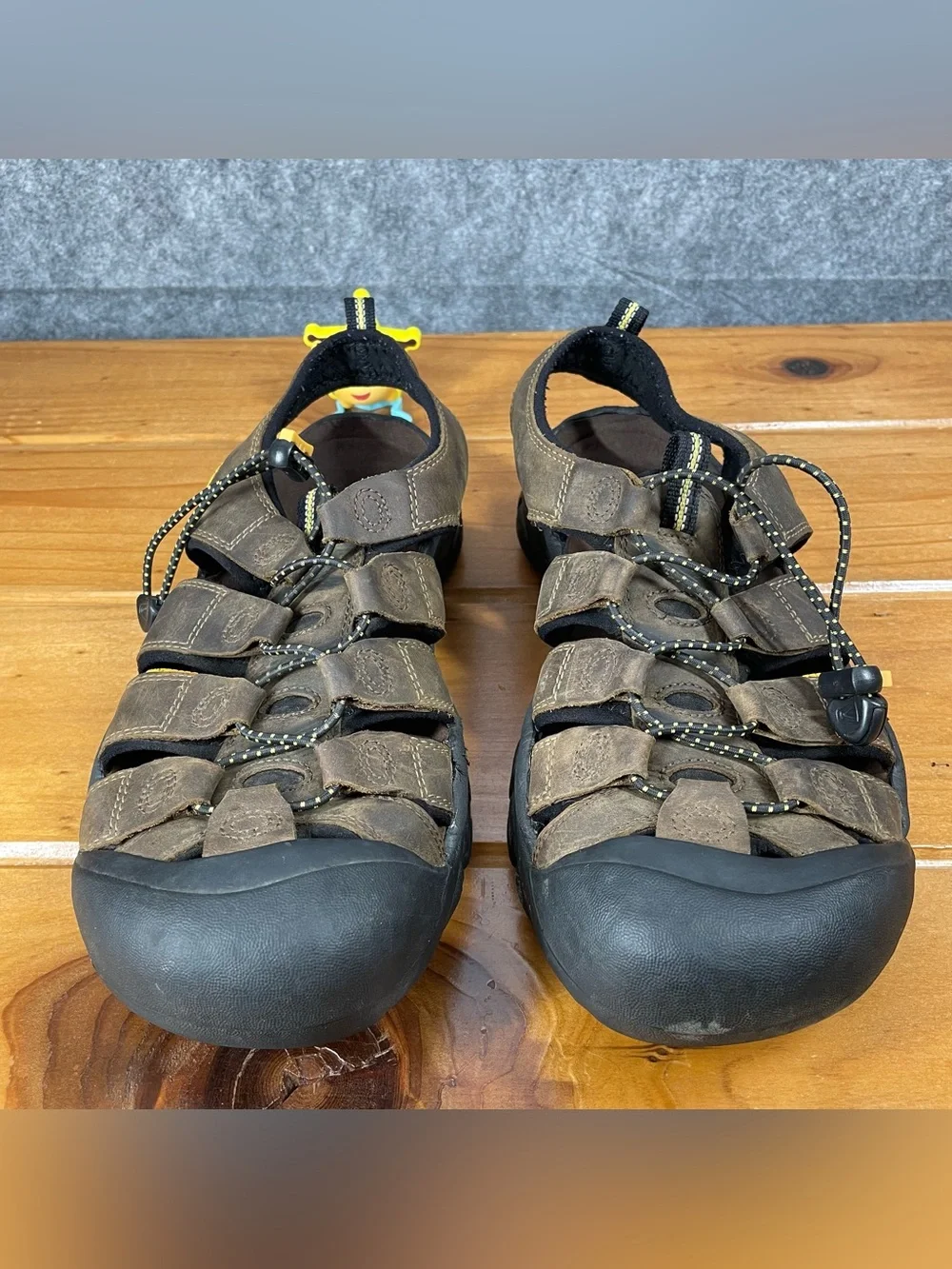 KEEN Newport Mens Size 11 Brown Waterproof Leather Hiking Sandals Shoes 1001870